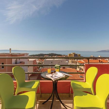 Lovely Apartment In Makarska With Kitchenette Exterior foto