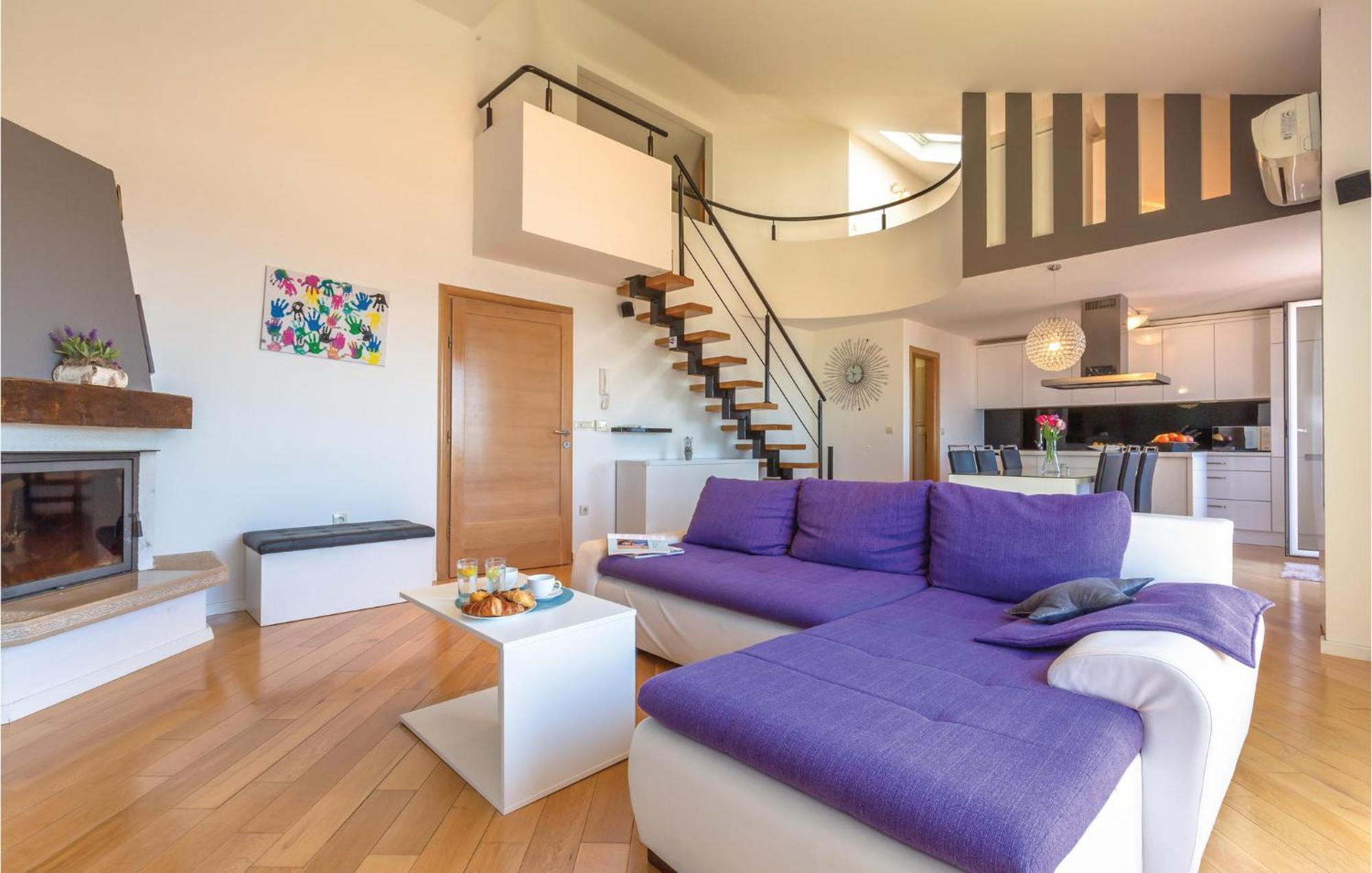 Lovely Apartment In Makarska With Kitchenette Exterior foto
